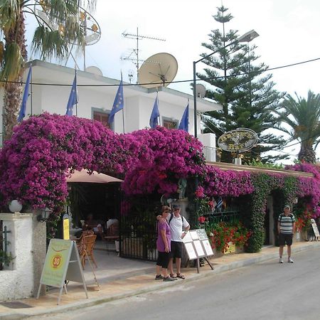 Harry'S Bar & Apartments 1 อาคาราวี ภายนอก รูปภาพ