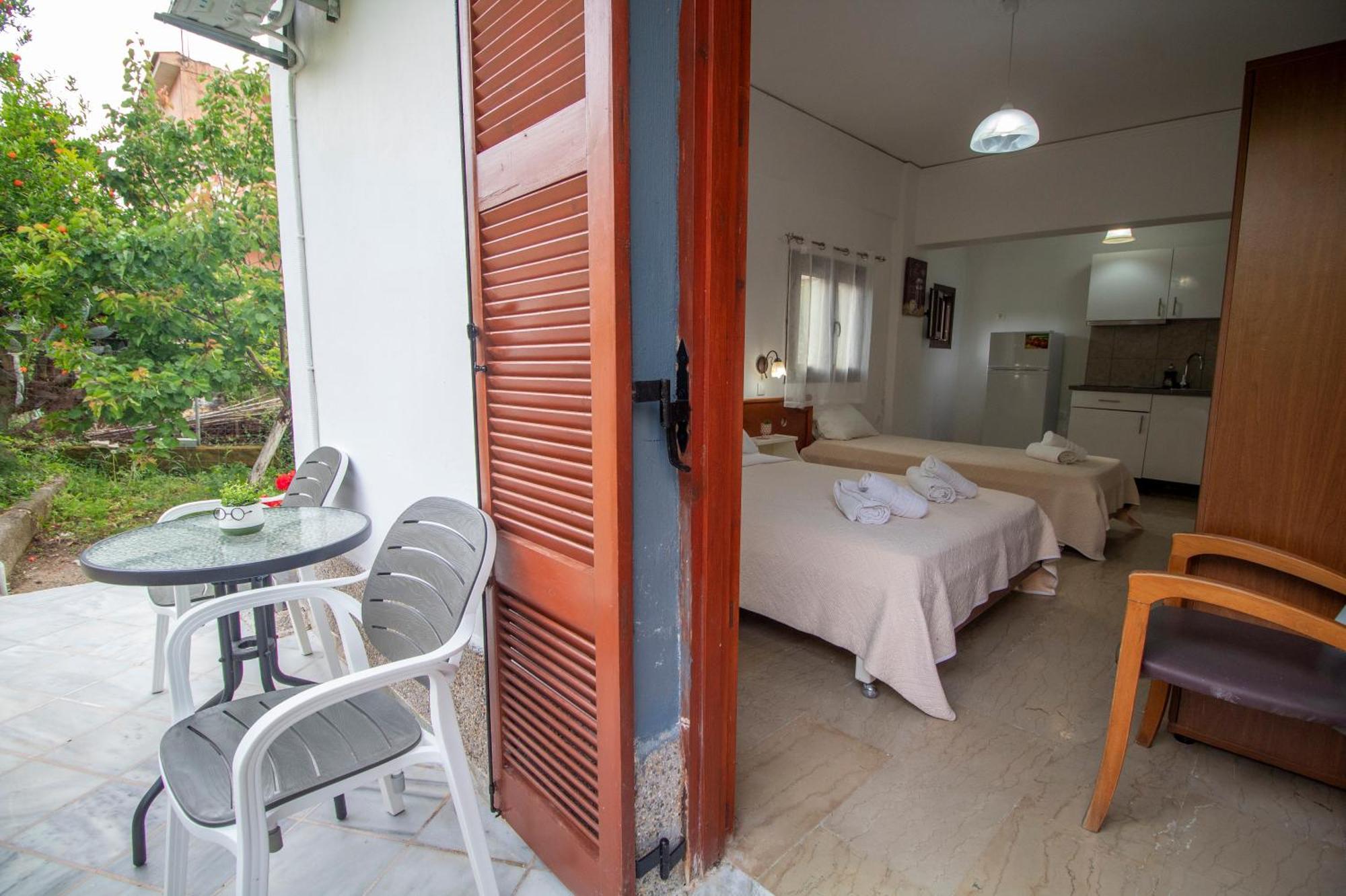 Harry'S Bar & Apartments 1 อาคาราวี ภายนอก รูปภาพ