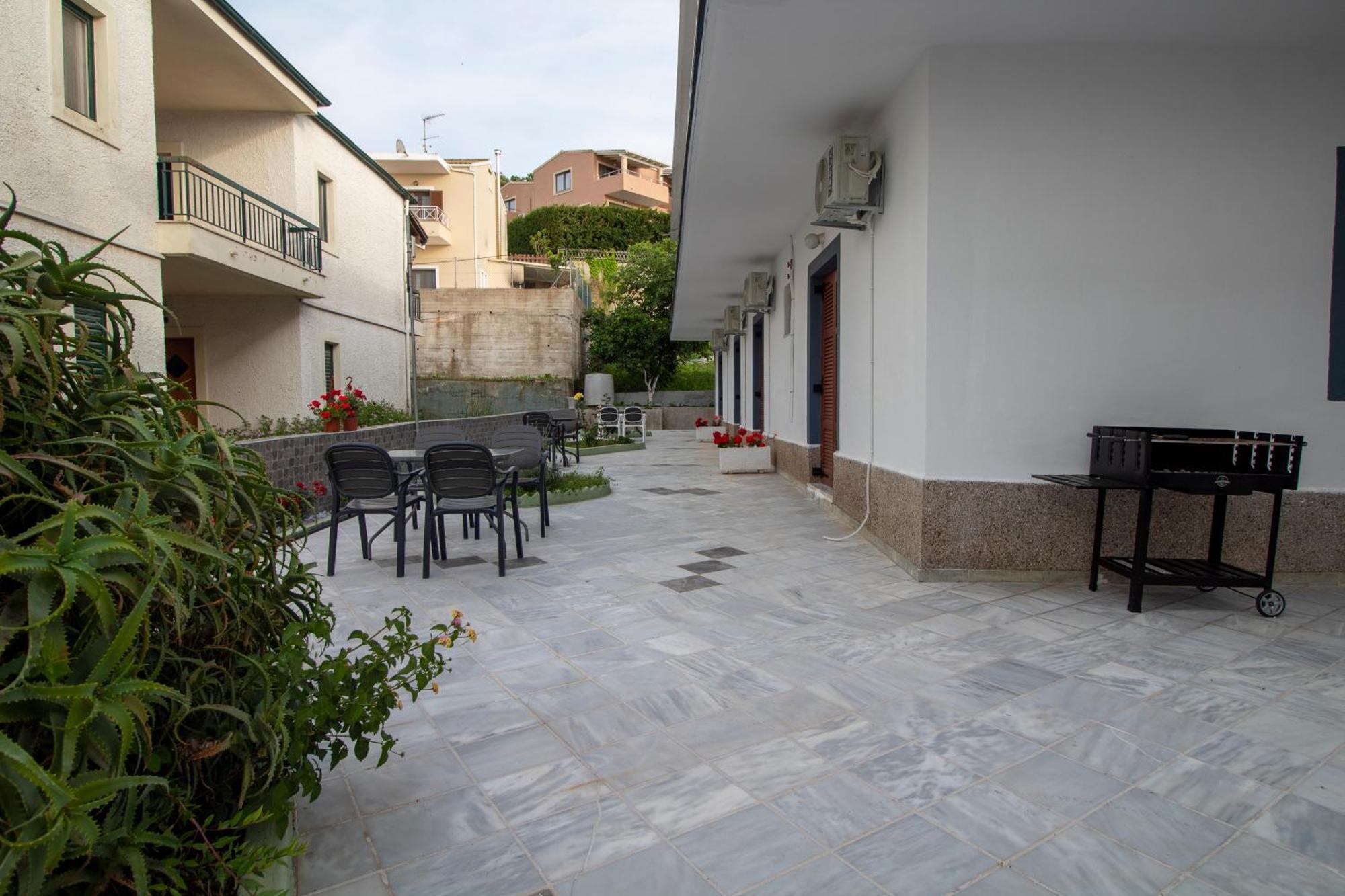Harry'S Bar & Apartments 1 อาคาราวี ภายนอก รูปภาพ